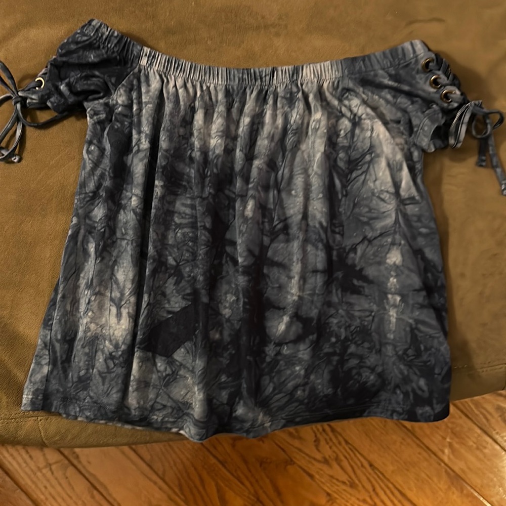 American Eagle Off the Shoulder Tie Short Sleeve Top